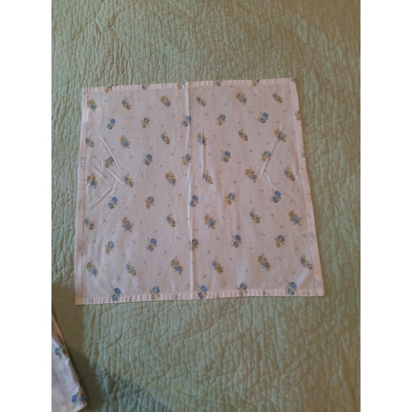 VTG Napkins, Tiny Blue Roses, 4 Vintage Table Napkins, Linens - Picture 3 of 7